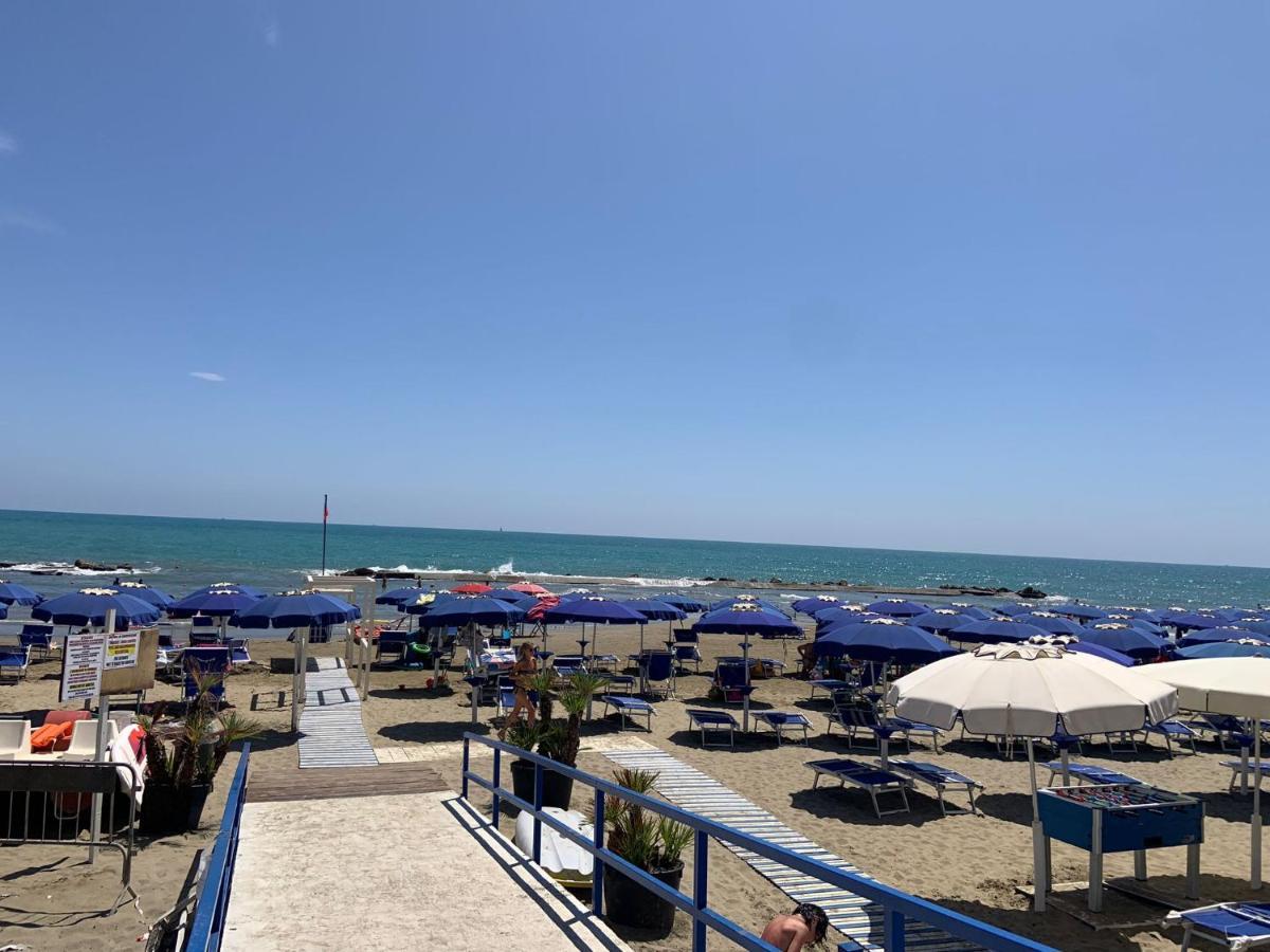 La Casina Sul Porto Apartment Anzio Bagian luar foto